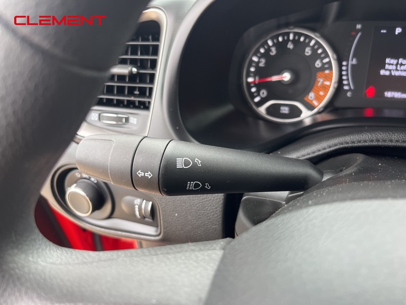 Jeep Renegade Vehicle Image 07