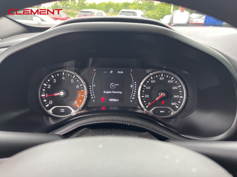 Jeep Renegade Vehicle Image 09