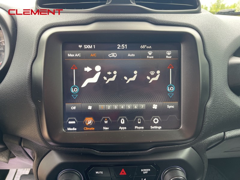 Jeep Renegade Vehicle Image 16
