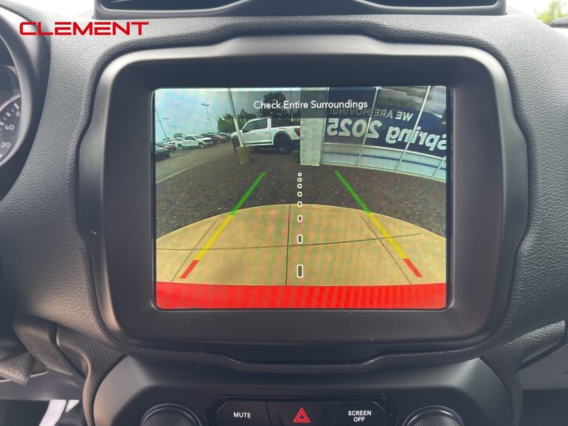 Jeep Renegade Vehicle Image 19