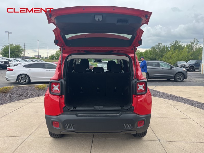 Jeep Renegade Vehicle Image 22