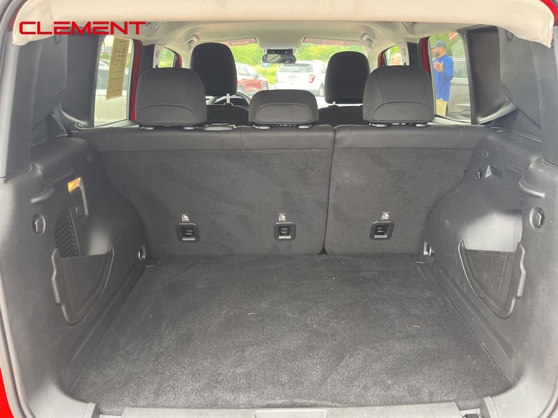 Jeep Renegade Vehicle Image 23