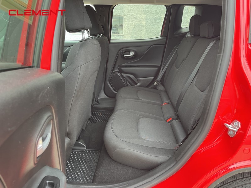 Jeep Renegade Vehicle Image 29