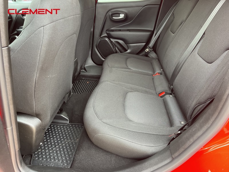 Jeep Renegade Vehicle Image 32