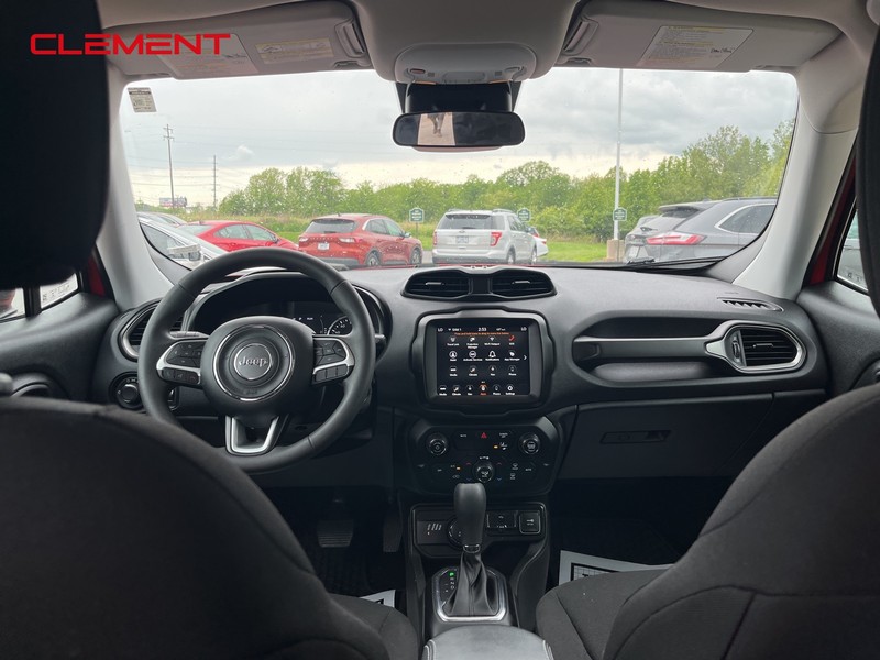 Jeep Renegade Vehicle Image 35