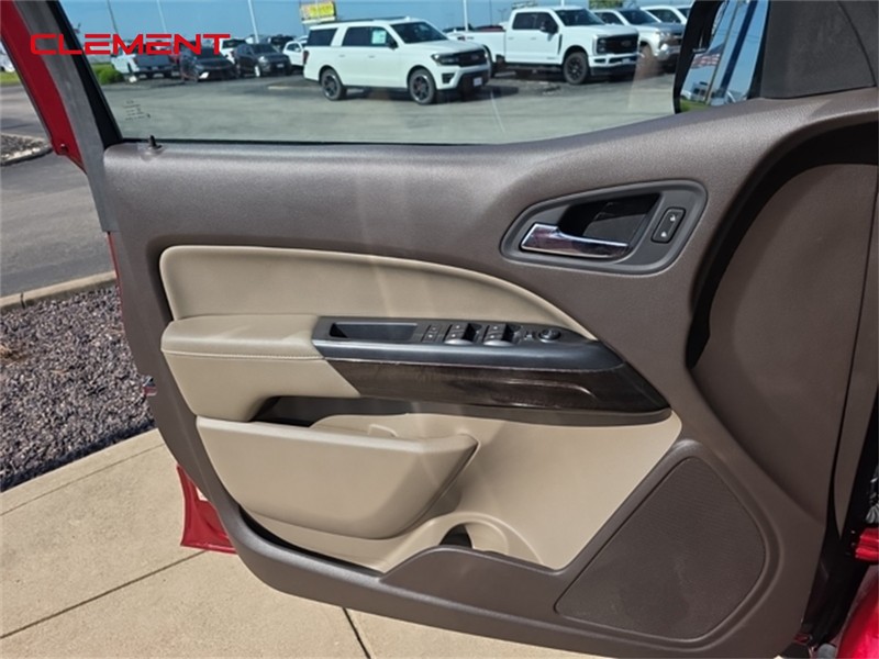 GMC Canyon Vehicle Image 19