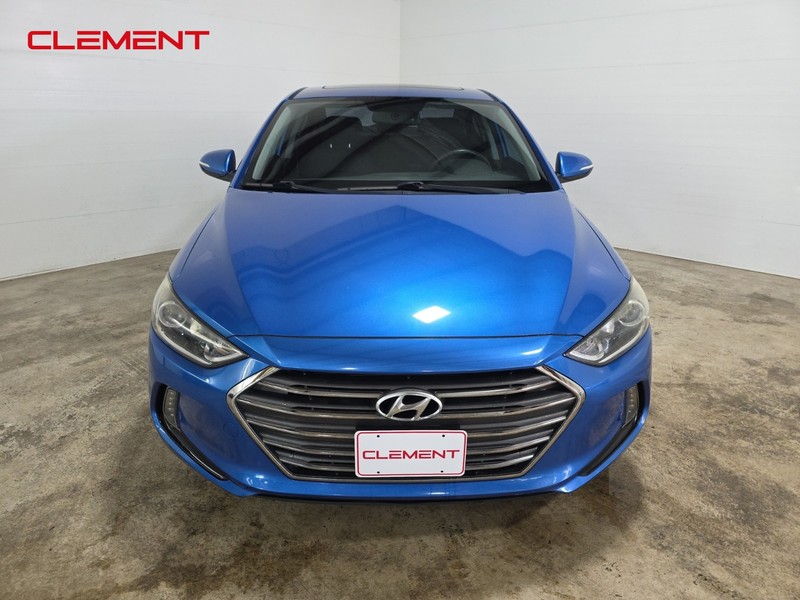 Hyundai Elantra Vehicle Image 02