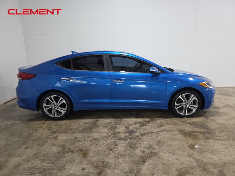 Hyundai Elantra Vehicle Image 05