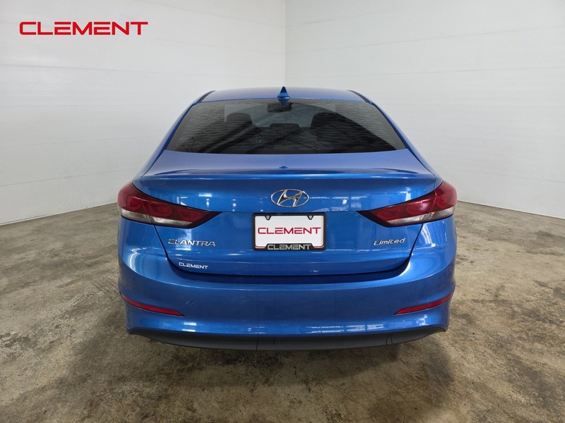 Hyundai Elantra Vehicle Image 07