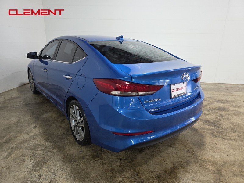 Hyundai Elantra Vehicle Image 08