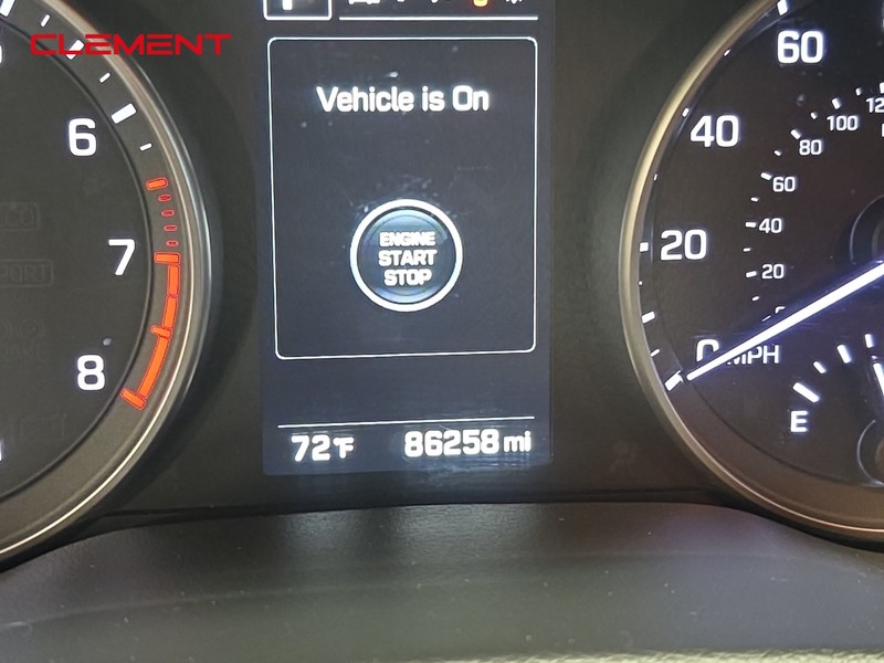 Hyundai Elantra Vehicle Image 15