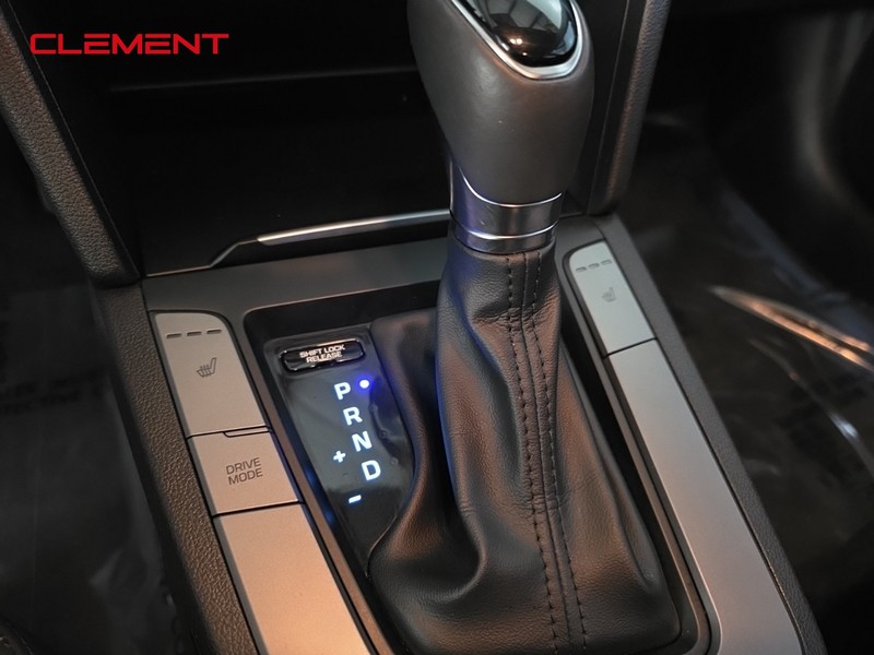 Hyundai Elantra Vehicle Image 20