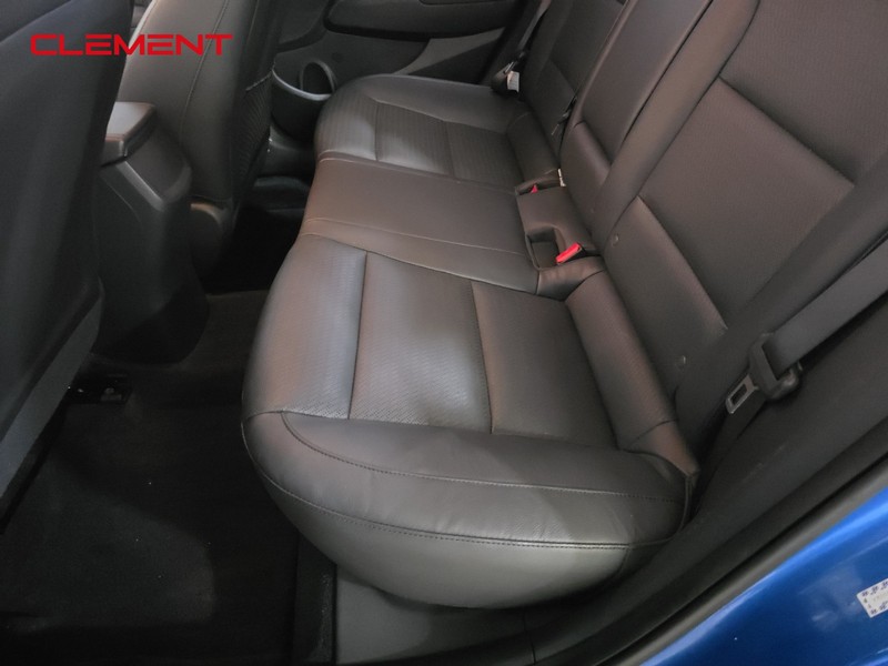 Hyundai Elantra Vehicle Image 29