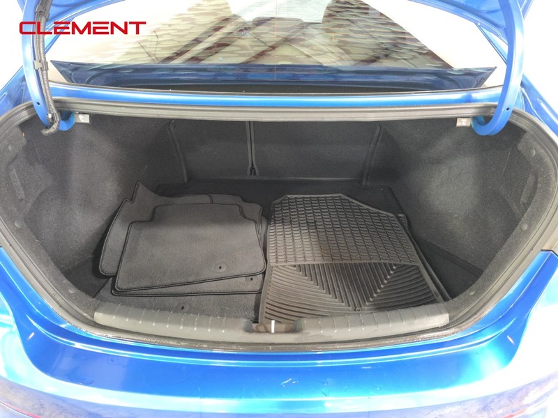 Hyundai Elantra Vehicle Image 31