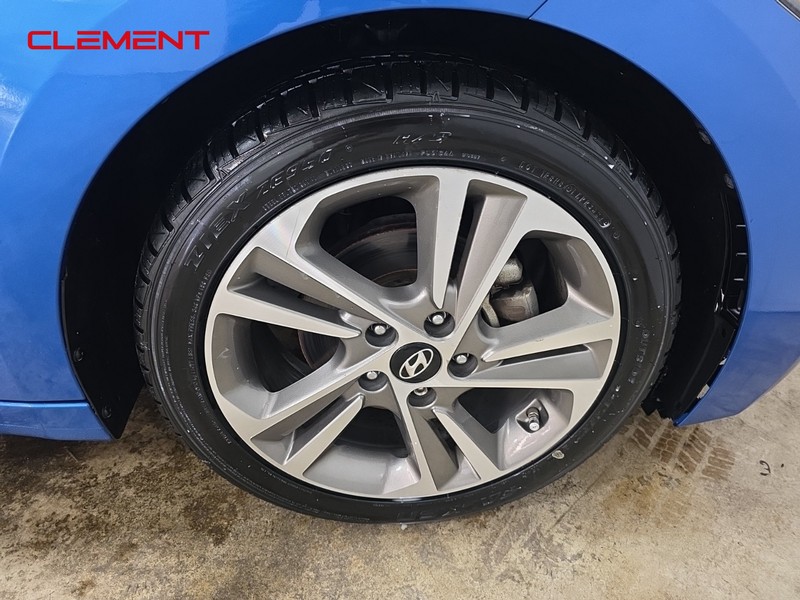 Hyundai Elantra Vehicle Image 35