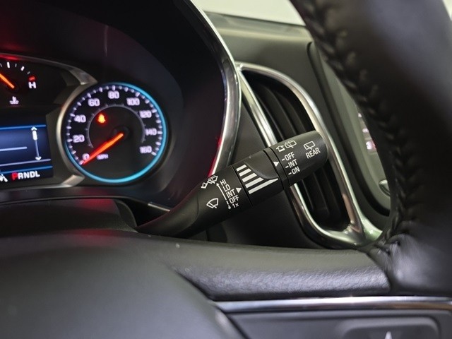 Chevrolet Equinox Vehicle Image 12