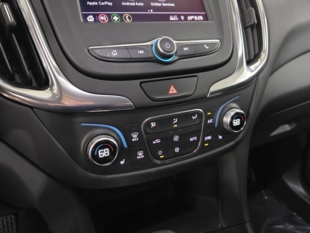 Chevrolet Equinox Vehicle Image 16