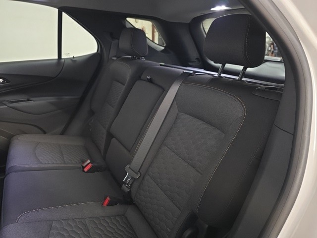 Chevrolet Equinox Vehicle Image 25