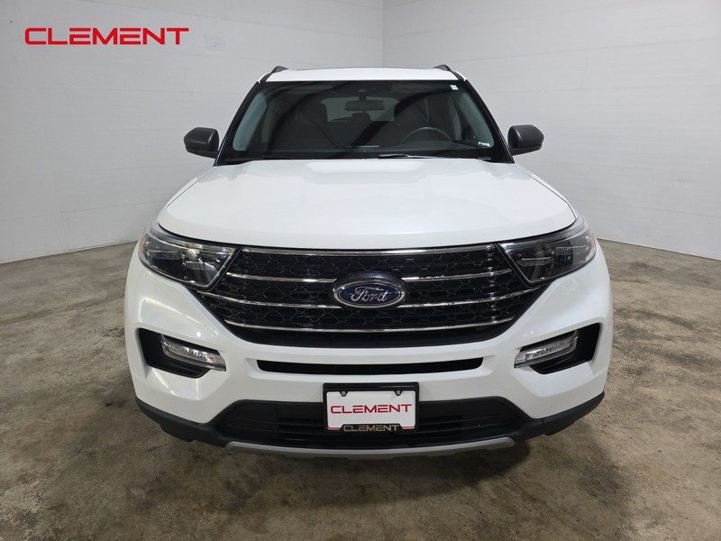 Ford Explorer Vehicle Image 02