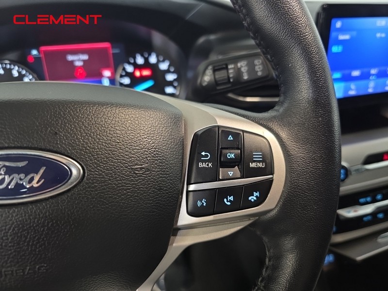 Ford Explorer Vehicle Image 13