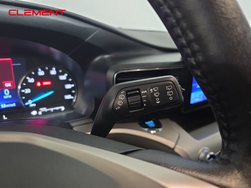 Ford Explorer Vehicle Image 14