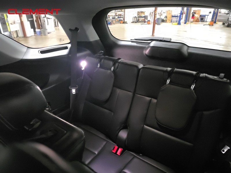 Ford Explorer Vehicle Image 29
