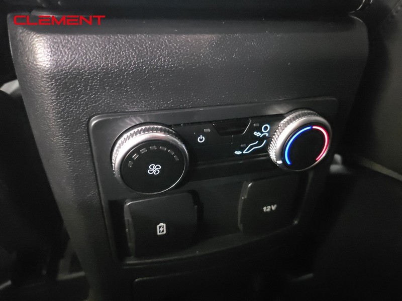 Ford Explorer Vehicle Image 30