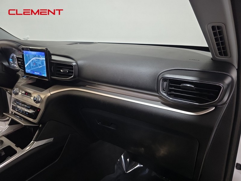 Ford Explorer Vehicle Image 33