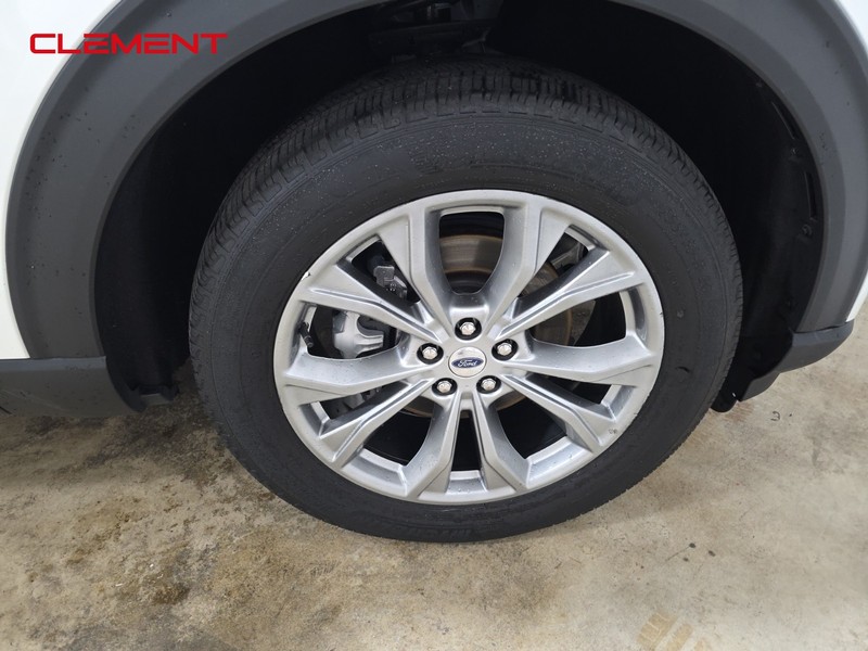 Ford Explorer Vehicle Image 35
