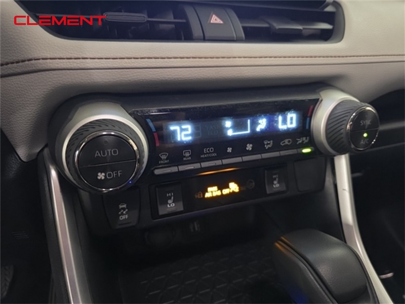 Toyota RAV4 Vehicle Image 18
