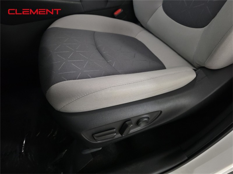Toyota RAV4 Vehicle Image 25