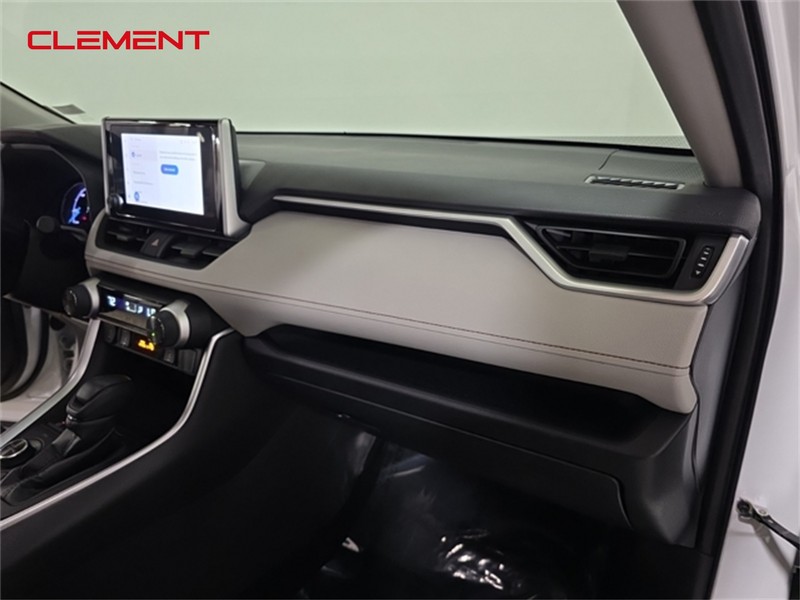 Toyota RAV4 Vehicle Image 33