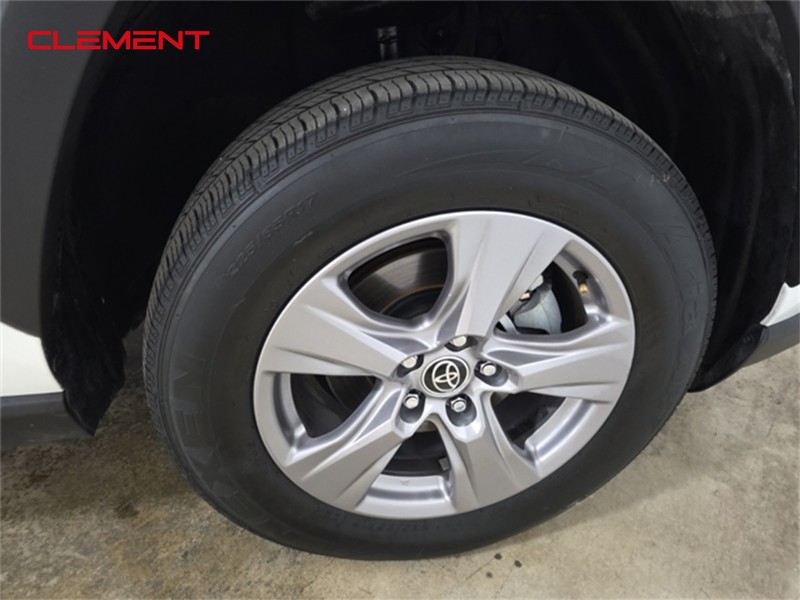 Toyota RAV4 Vehicle Image 35