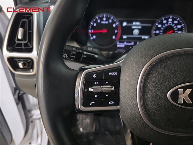 Kia Sorento Vehicle Image 10