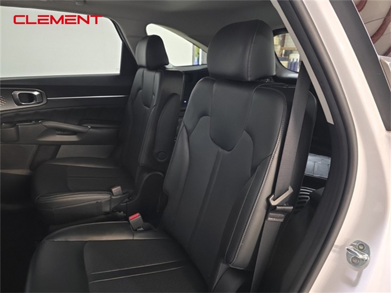 Kia Sorento Vehicle Image 28