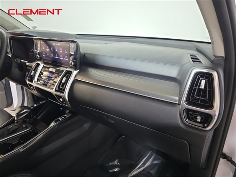 Kia Sorento Vehicle Image 32