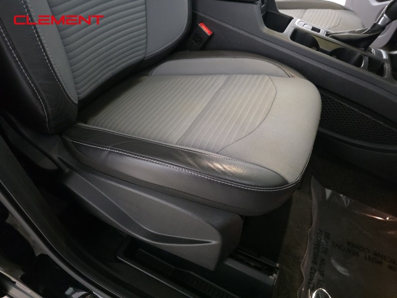 Ford Escape Vehicle Image 30