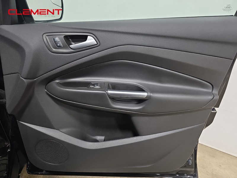 Ford Escape Vehicle Image 32