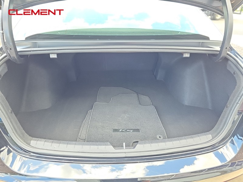 Kia K5 Vehicle Image 09
