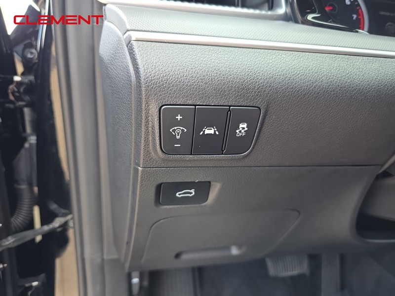 Kia K5 Vehicle Image 11