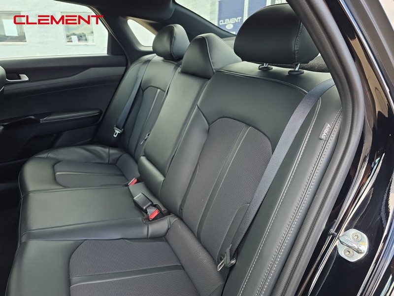 Kia K5 Vehicle Image 28
