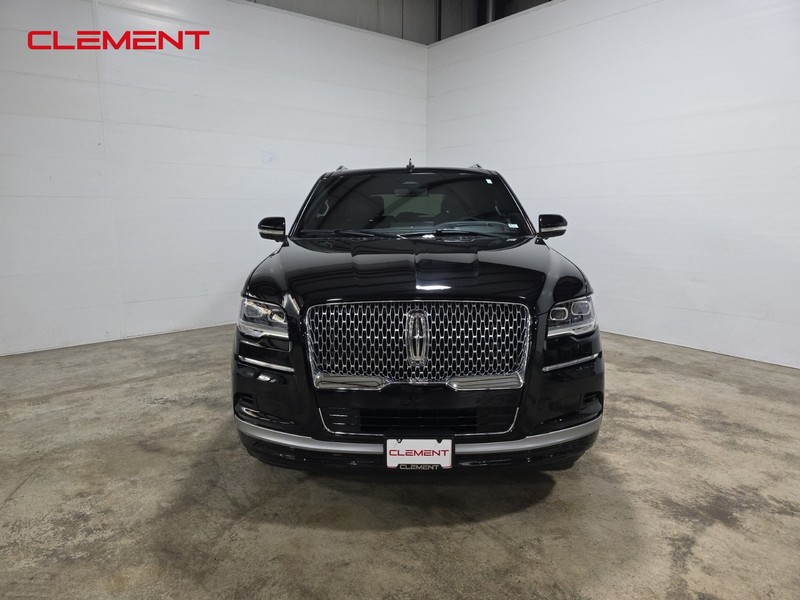 Lincoln Navigator Vehicle Image 02