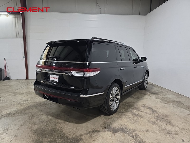 Lincoln Navigator Vehicle Image 06