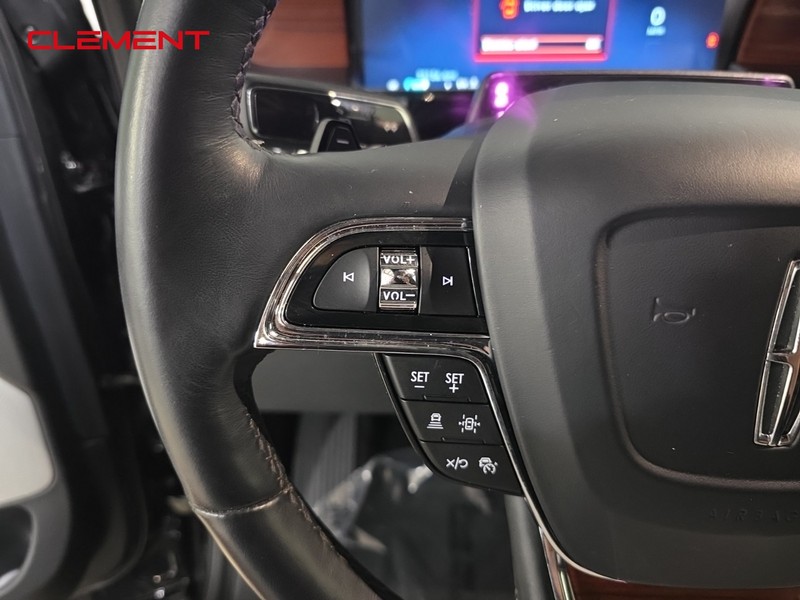 Lincoln Navigator Vehicle Image 10