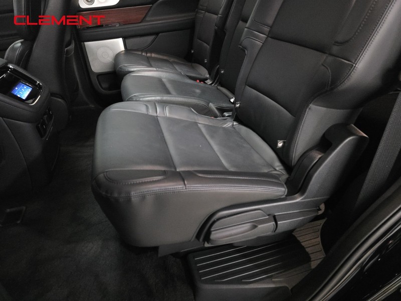 Lincoln Navigator Vehicle Image 30