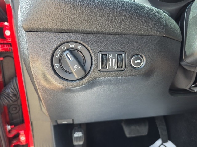Dodge Challenger Vehicle Image 10