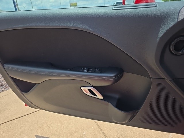 Dodge Challenger Vehicle Image 20