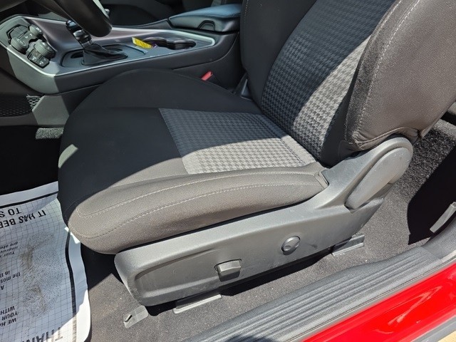 Dodge Challenger Vehicle Image 21