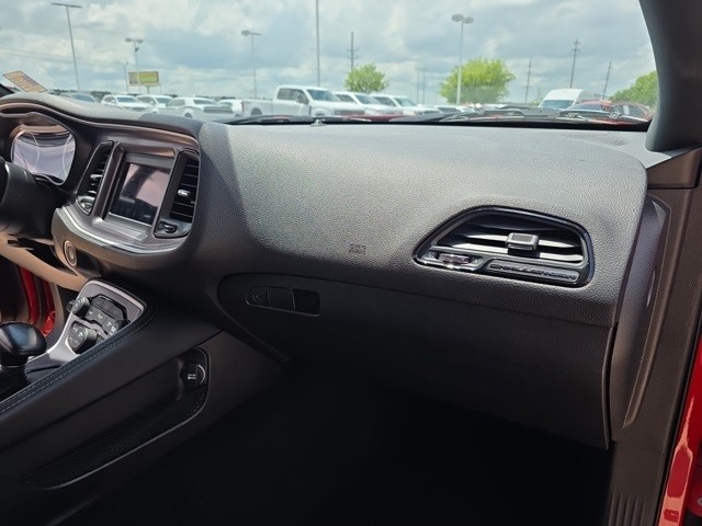 Dodge Challenger Vehicle Image 25