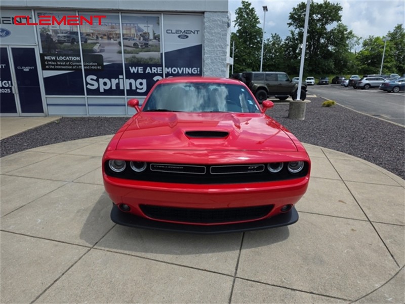 Dodge Challenger Vehicle Image 02